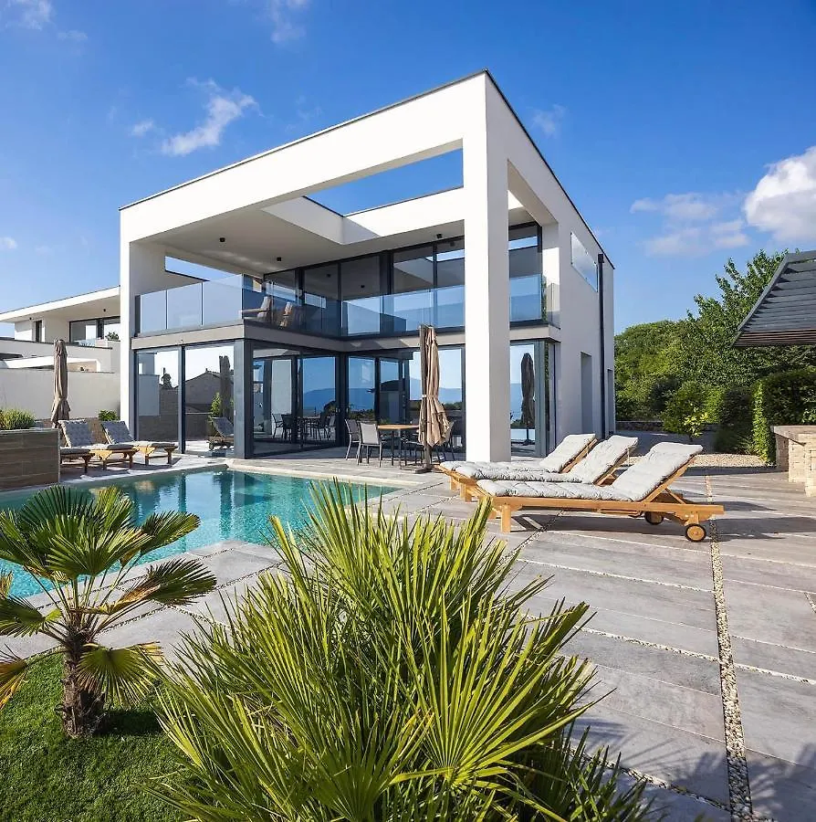 First Residence Villa Middlearth Linardici