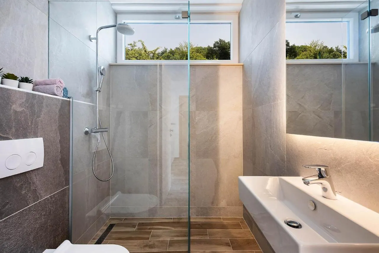First Residence Villa Middlearth Linardici