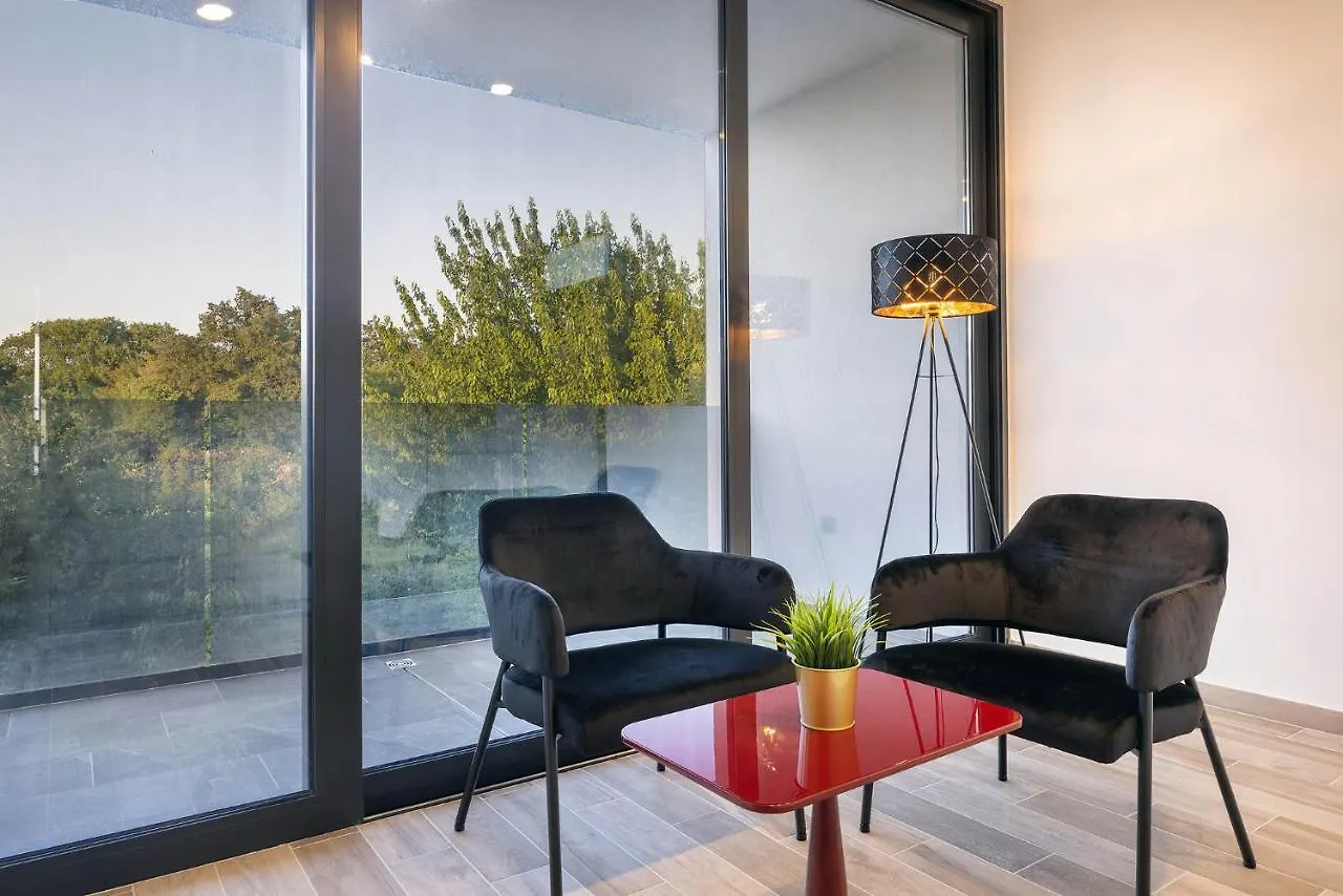 First Residence Villa Middlearth Linardici